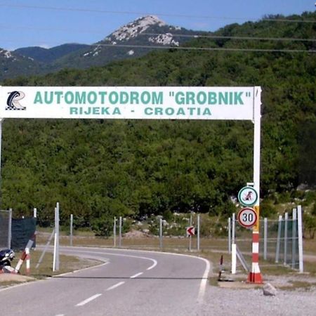 Apartman Hana U Blizini Automotodroma Grobnik I Kostrenski Plaza Kostrena Exterior foto